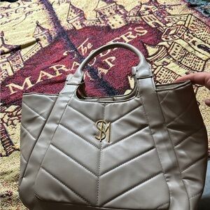 Steve Madden quilted bag